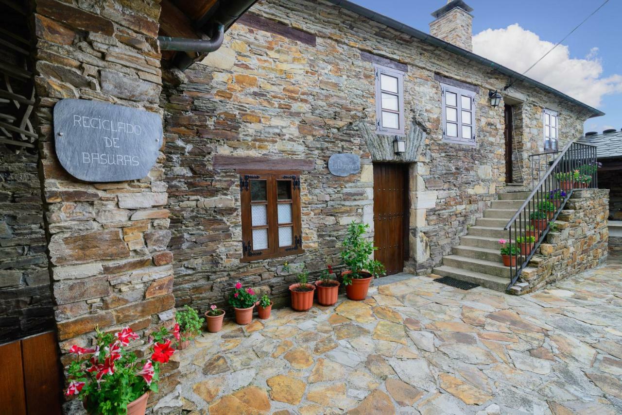 Casa De Riba * Teijeira